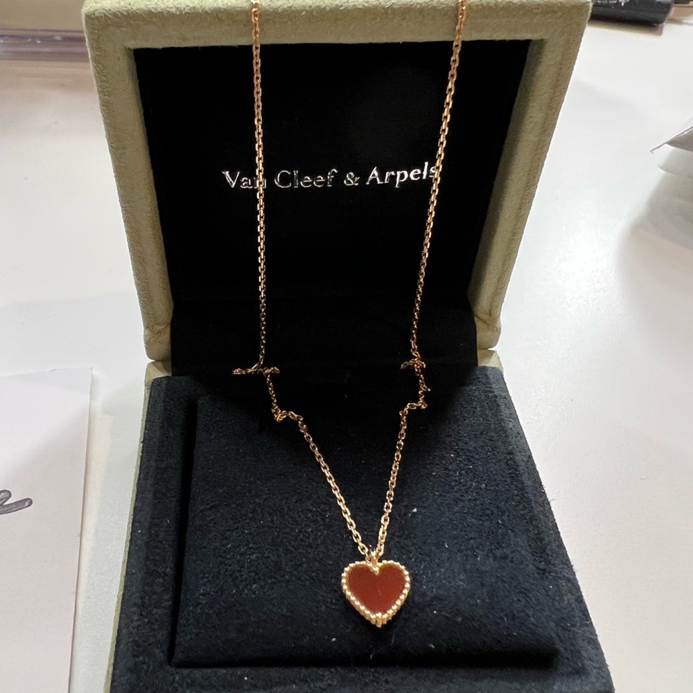 Van Cleef and Arples Sweet Alhambra heart pendant